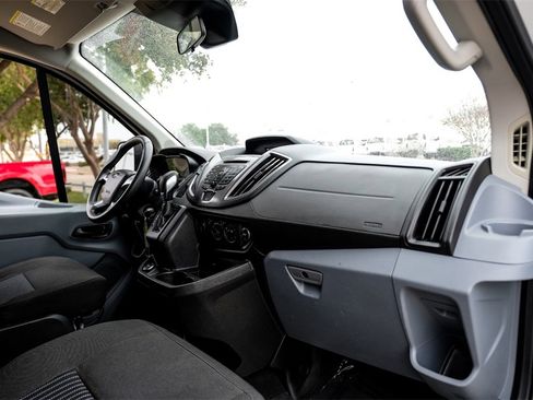 Used 2019 Ford Transit 350 XLT image 9