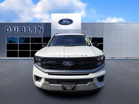 Used 2025 Ford Expedition Platinum AWD/4WD image 2