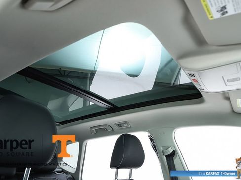 Used 2023 Volkswagen Taos SE w/ Panoramic Sunroof Package FWD image 36