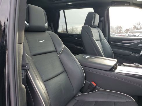 Certified 2024 Cadillac Escalade Sport image 31