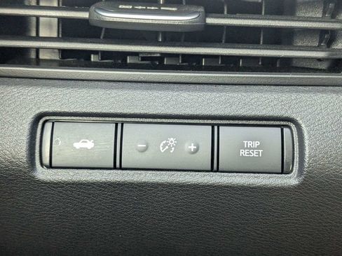 Used 2024 Nissan Altima 2.5 S FWD image 24