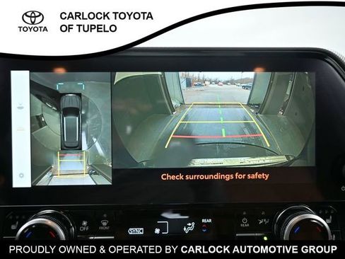 Used 2023 Toyota Highlander Platinum image 12