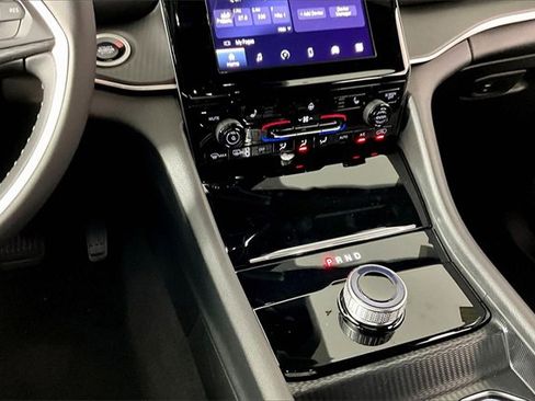 New 2025 Jeep Grand Cherokee L Altitude image 7