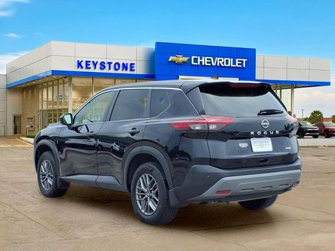 Used 2023 Nissan Rogue S AWD/4WD image 5