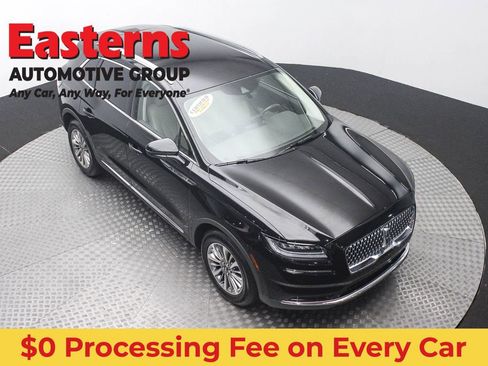 Used 2022 Lincoln Nautilus AWD w/ Premium Package image 3