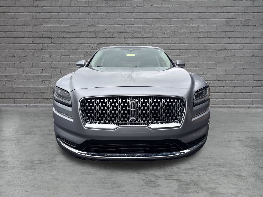 Used 2022 Lincoln Nautilus Reserve AWD/4WD image 2