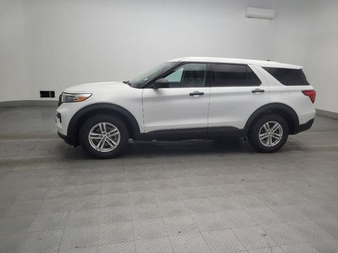 Used 2023 Ford Explorer 4WD image 2