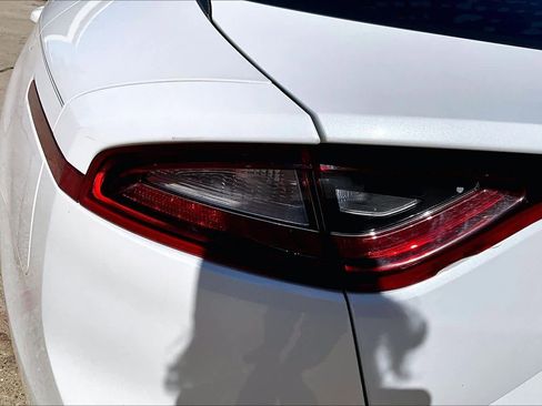 Used 2020 Kia Stinger GT-Line RWD image 27