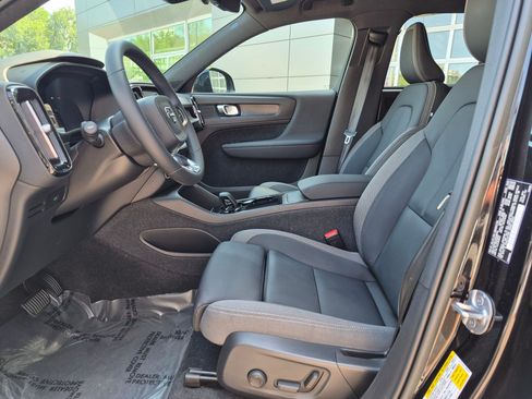 Used 2023 Volvo XC40 Recharge Plus AWD/4WD image 15