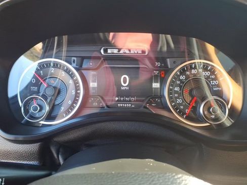 Used 2019 RAM 1500 Big Horn AWD/4WD image 17