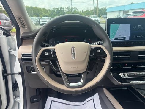 Used 2024 Lincoln Corsair Reserve w/ Equipment Group 201A AWD/4WD image 17