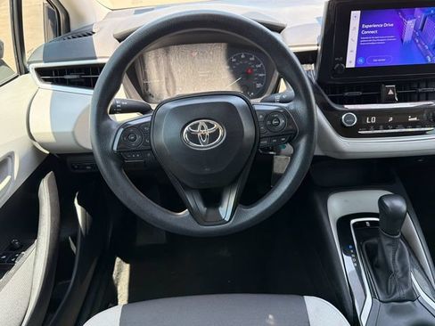 Used 2025 Toyota Corolla LE FWD image 15