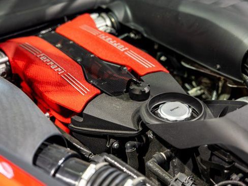 Used 2016 Ferrari 488 GTB RWD image 28