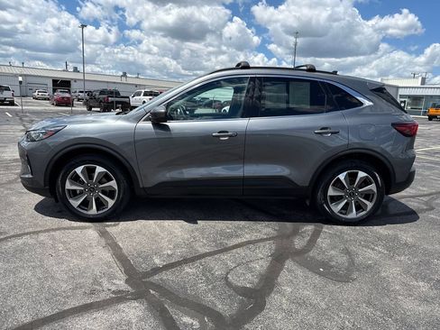 Used 2023 Ford Escape Platinum AWD/4WD image 5