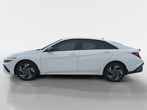 New 2025 Hyundai Elantra SEL image 6