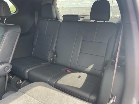Used 2026 GMC Acadia Elevation w/ Elevation Premium Package FWD image 14