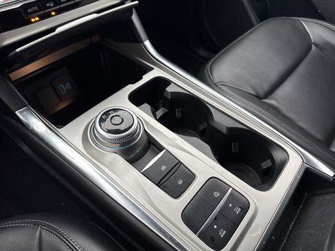 Used 2022 Ford Explorer XLT w/ Equipment Group 202A image 28