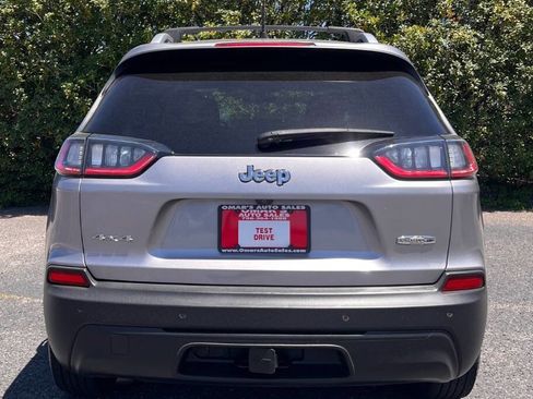 Used 2019 Jeep Cherokee Latitude Plus image 6