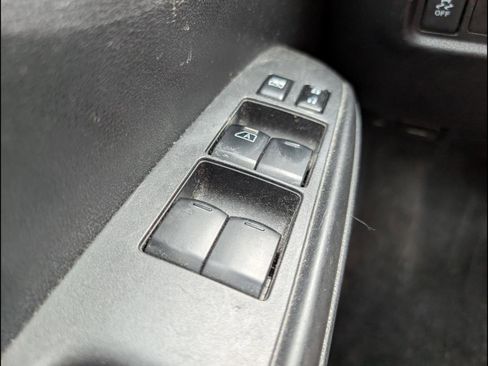 Used 2014 Nissan Versa Note SV FWD image 15