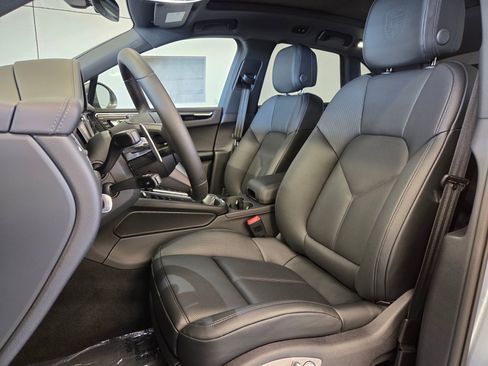 New 2026 Porsche Macan Turbo AWD/4WD image 5