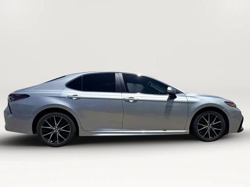 Used 2021 Toyota Camry SE FWD image 10