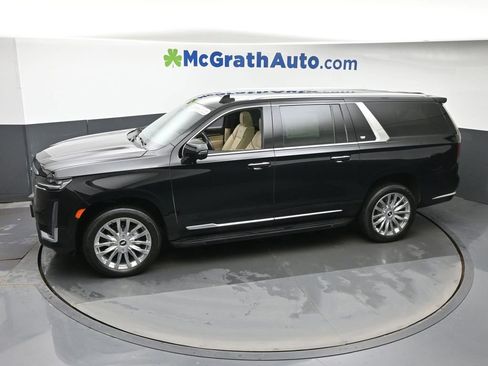 Used 2022 Cadillac Escalade ESV Premium Luxury image 32