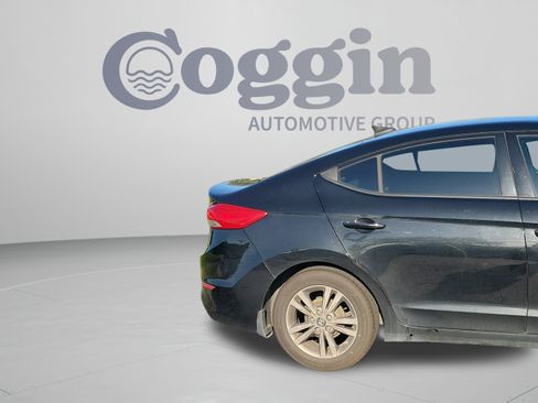 Used 2017 Hyundai Elantra SE FWD image 16