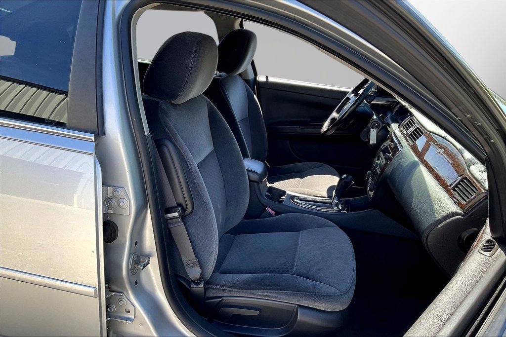 Used 2012 Chevrolet Impala LT FWD image 26