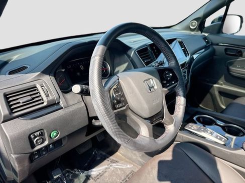 Used 2024 Honda Passport Black Edition image 11