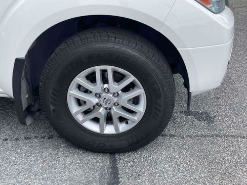 Used 2021 Nissan Frontier SV RWD image 11
