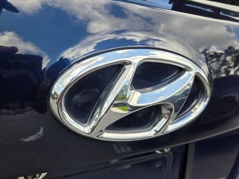 Used 2018 Hyundai Santa Fe Sport FWD image 11