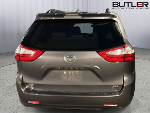 Used 2019 Toyota Sienna XLE FWD image 8