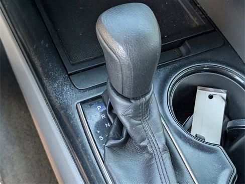 Used 2018 Toyota Camry LE image 29