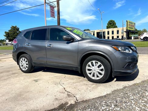 Used 2015 Nissan Rogue S image 4