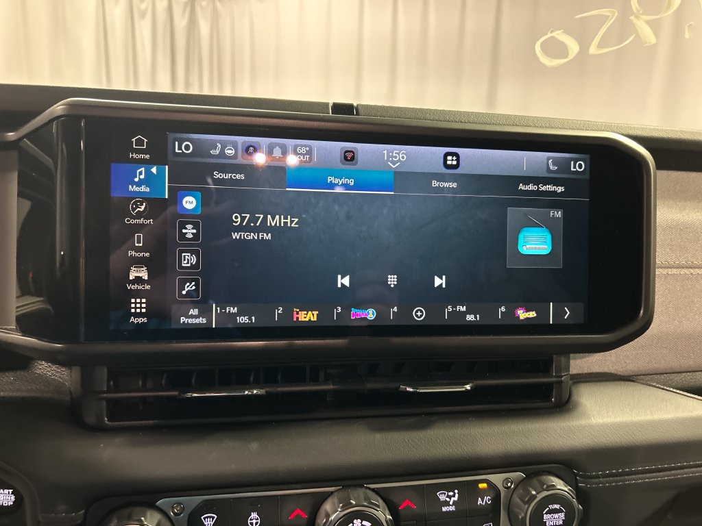 Used 2026 Jeep Wrangler Unlimited Sahara AWD/4WD image 17