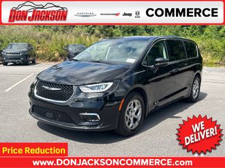 Used 2024 Chrysler Pacifica Limited w/ Trailer Tow Group FWD video 1