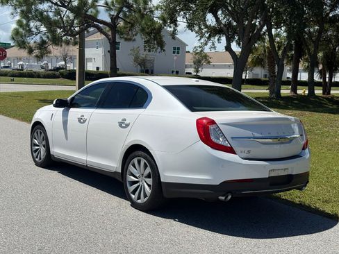 Used 2015 Lincoln MKS FWD image 6
