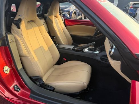 Used 2018 MAZDA MX-5 Miata RF Grand Touring RWD image 15