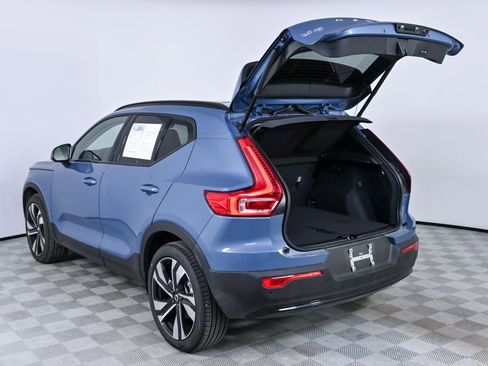 Certified 2025 Volvo XC40 B5 Plus image 34