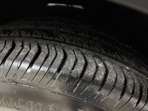 Used 2025 Buick Envision Preferred image 26