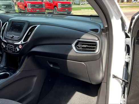 Used 2024 Chevrolet Equinox LT image 18