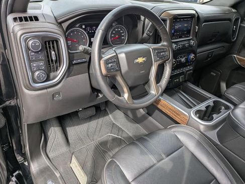 Used 2021 Chevrolet Silverado 1500 High Country w/ Technology Package AWD/4WD image 10