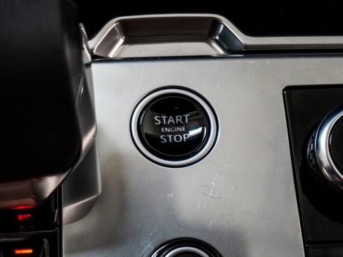 Used 2023 Land Rover Range Rover SE image 37