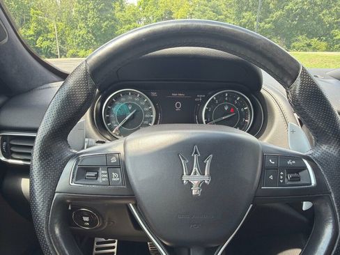 Used 2022 Maserati Levante Modena AWD/4WD image 20