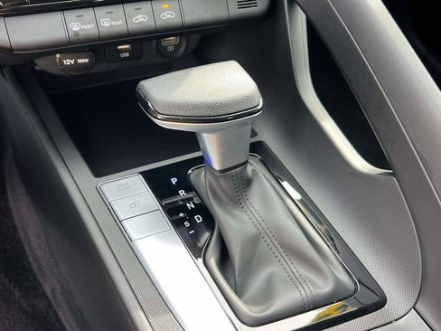 Used 2023 Hyundai Elantra SEL image 30