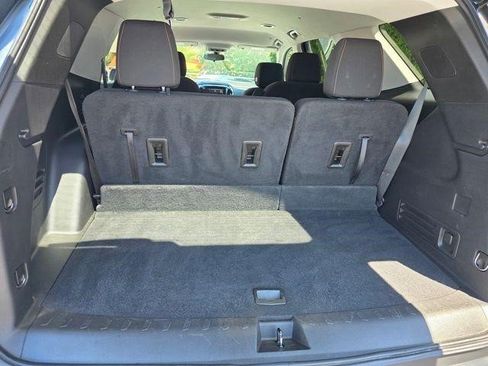 Certified 2021 Chevrolet Traverse LT FWD image 18