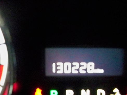 Used 2013 Dodge Grand Caravan SXT w/ UConnect Hands-Free Group image 6