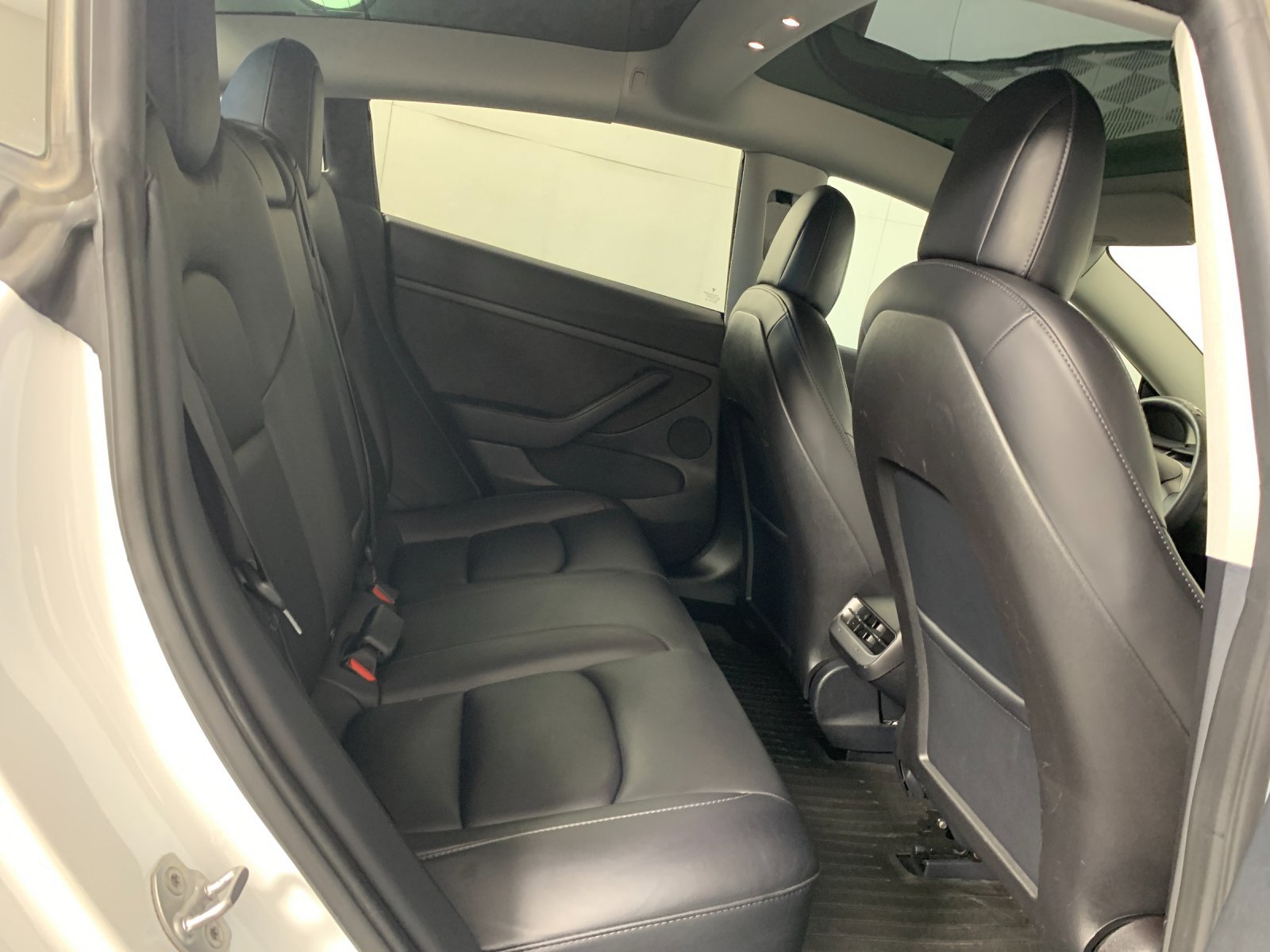 Used 2022 Tesla Model 3 Long Range AWD/4WD image 32