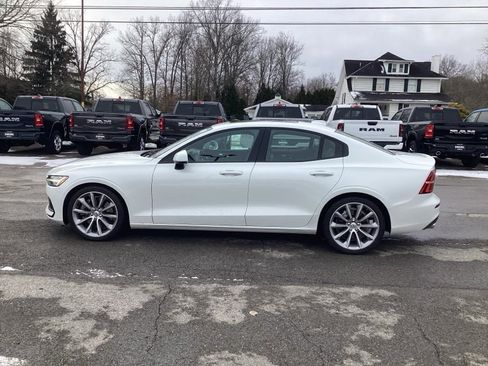 Used 2020 Volvo S60 T6 Momentum image 4