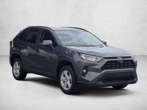 Used 2021 Toyota RAV4 XLE FWD image 3